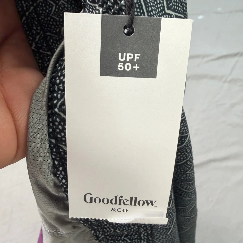 Goodfellow & Co Mens XL Swim Trunks Black White Maze Print 7in Inseam UPF 50+